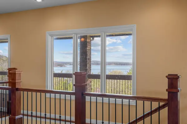 181 Merlot RD, Lampe, MO 65681