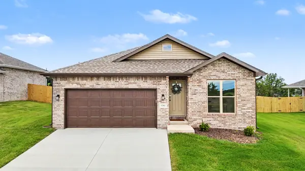 1204 W Pebblebrooke Drive,  Ozark,  MO 65721