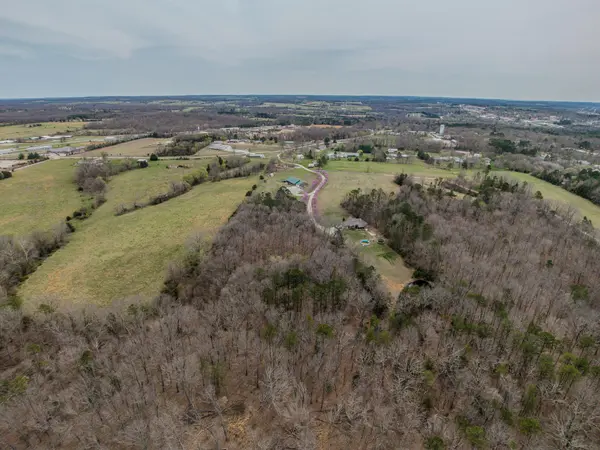 000 Oak Hill RD, Houston, MO 65483