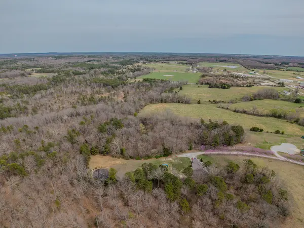 000 Oak Hill RD, Houston, MO 65483