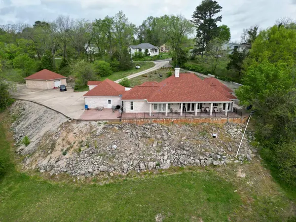 101 Cave Creek RD, Thayer, MO 65791