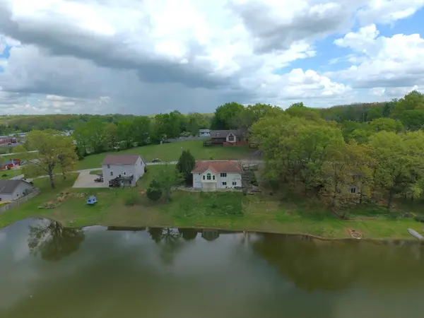 1913 Wayside LN, Ava, MO 65608