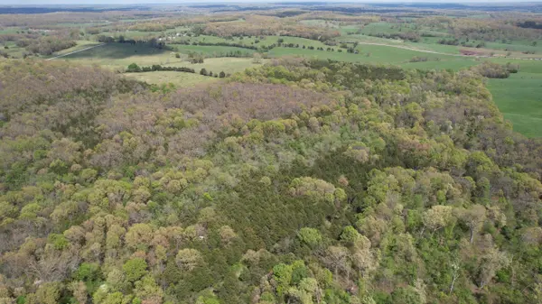 000 Victory LN, Niangua, MO 65713