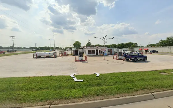3505 W Division ST, Springfield, MO 65803
