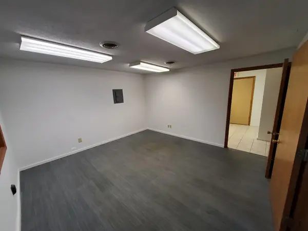 1821 S Weaver AVE, Springfield, MO 65807