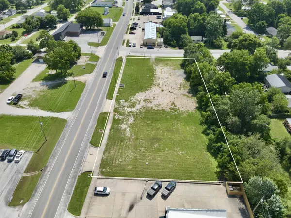 1302 W Broadway ST, Bolivar, MO 65613