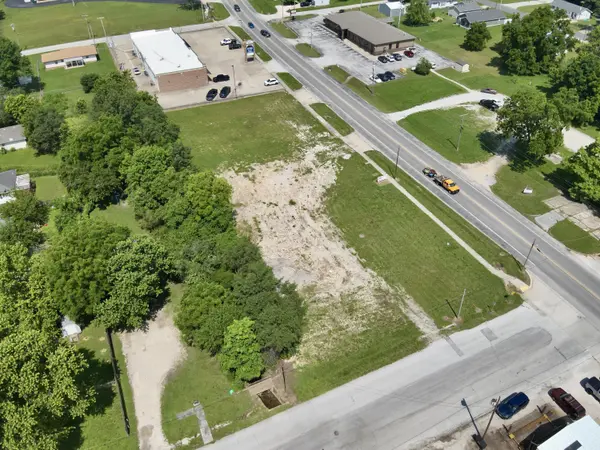 1302 W Broadway ST, Bolivar, MO 65613