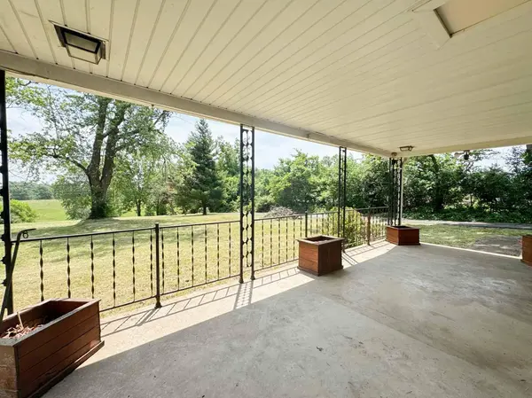 16329 State Highway 76, Cassville, MO 65625