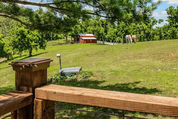10620 W State Highway 76, Cape Fair, MO 65624