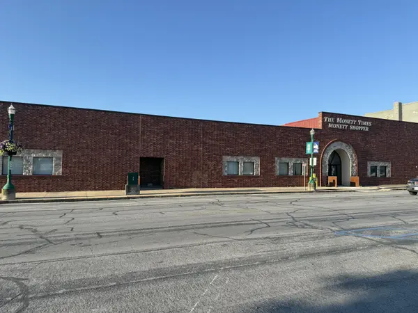 505 E Broadway ST, Monett, MO 65708