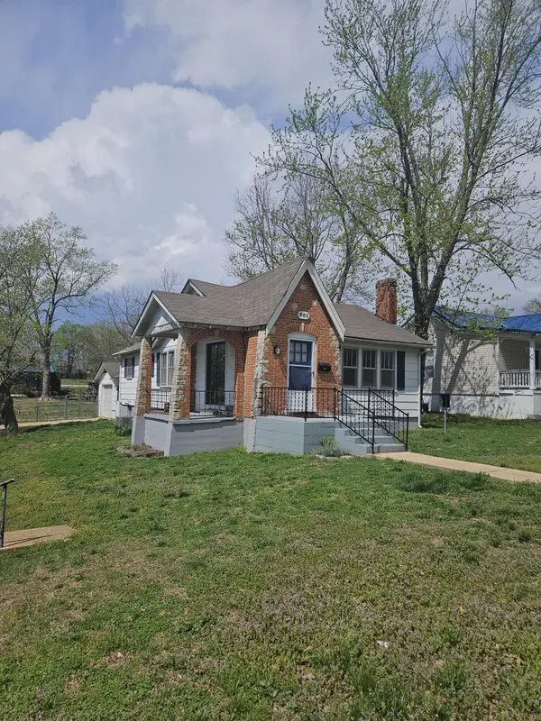601 N Harris ST, Willow Springs, MO 65793