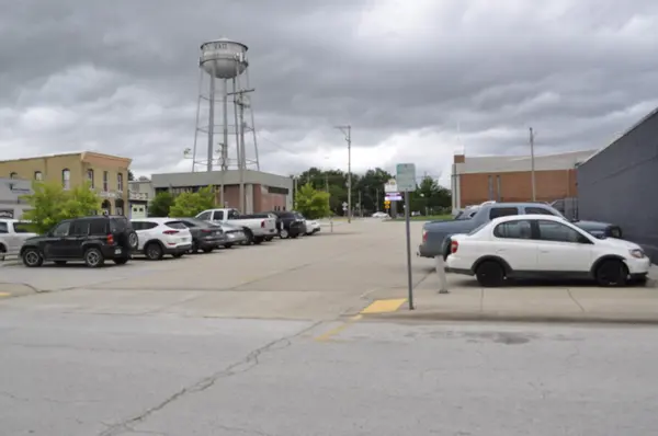 113 N Main AVE, Bolivar, MO 65613
