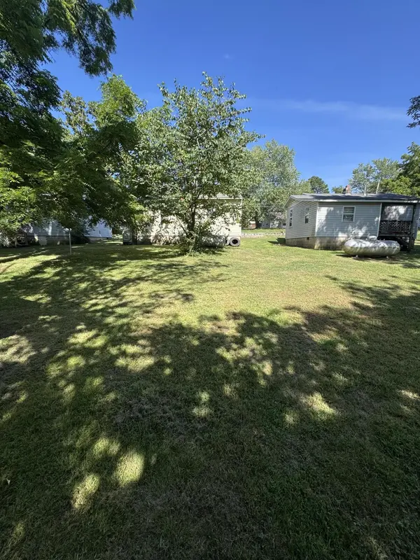 1331 N Howell AVE, West Plains, MO 65775