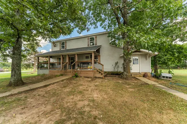 1311 W Clinton AVE, Seymour, MO 65746