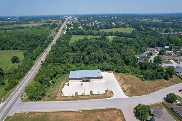 287 Sunrise DR, Nixa, MO 65714