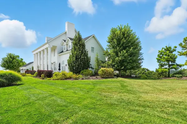 160 Emerald Pointe Drive, Hollister, MO 65672