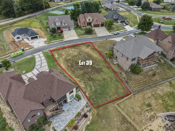 1532 W Gaslight DR, Springfield, MO 65810