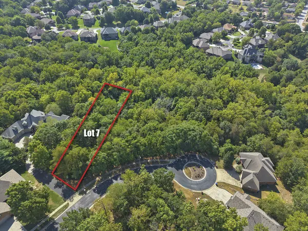 1532 W Fancrest LN, Springfield, MO 65810