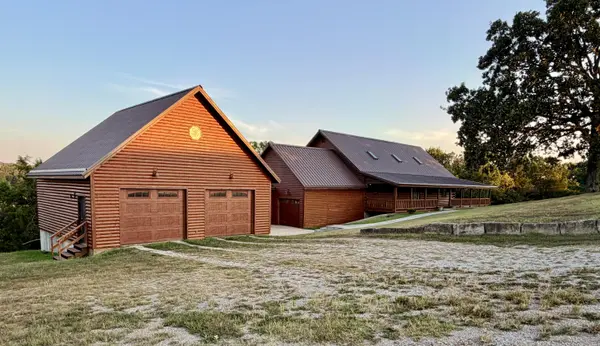 300 Round Up Lane, Bakersfield, MO 65609