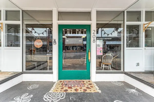 208 Main ST, Crane, MO 65633