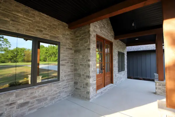 303 Crystal Valley Rd, Clever, MO 65631
