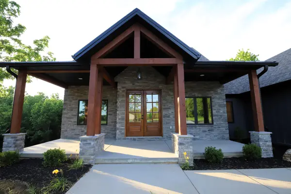 303 Crystal Valley Rd, Clever, MO 65631