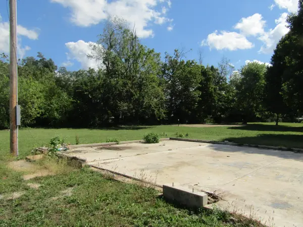 426/432 E South Street, Mountain Grove, MO 65711