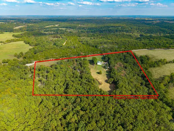 9111 Highway Tt, Hartville, MO 65667