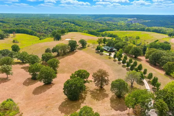 2024 Dogwood Tree Road, Reeds Spring, MO 65737