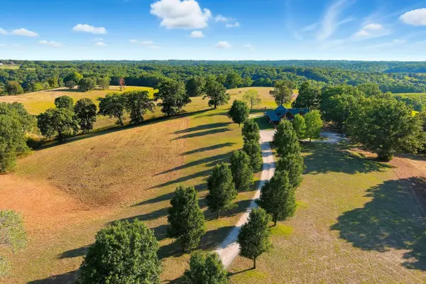 2024 Dogwood Tree Road, Reeds Spring, MO 65737