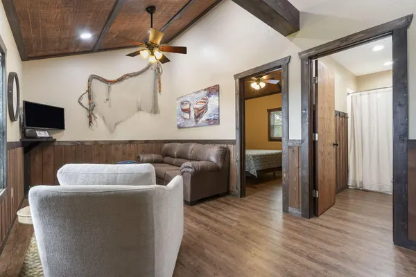 31 Woodcliff RD #2, Shell Knob, MO 65747