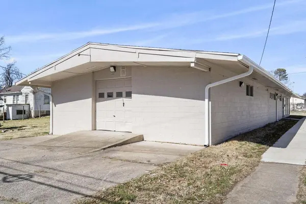 1464 E Commercial ST, Springfield, MO 65803