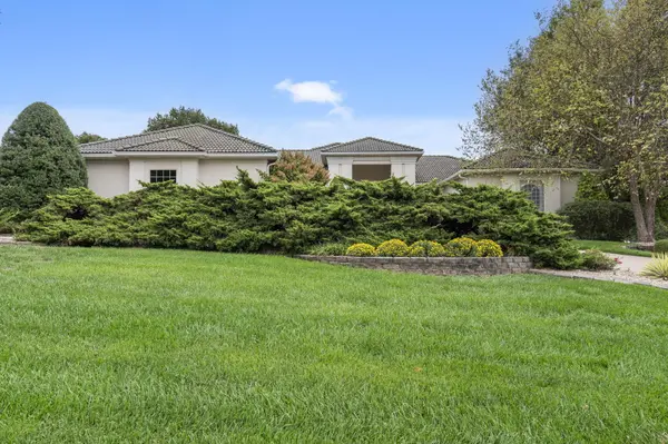 5364 S Castlebay DR, Springfield, MO 65809