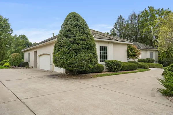 5364 S Castlebay DR, Springfield, MO 65809