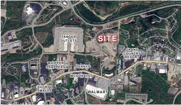 000 Forsyth St/Roark Valley Rd, Branson, MO 65616