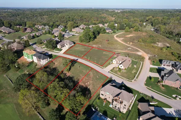 3239 W Bluffview ST, Springfield, MO 65810