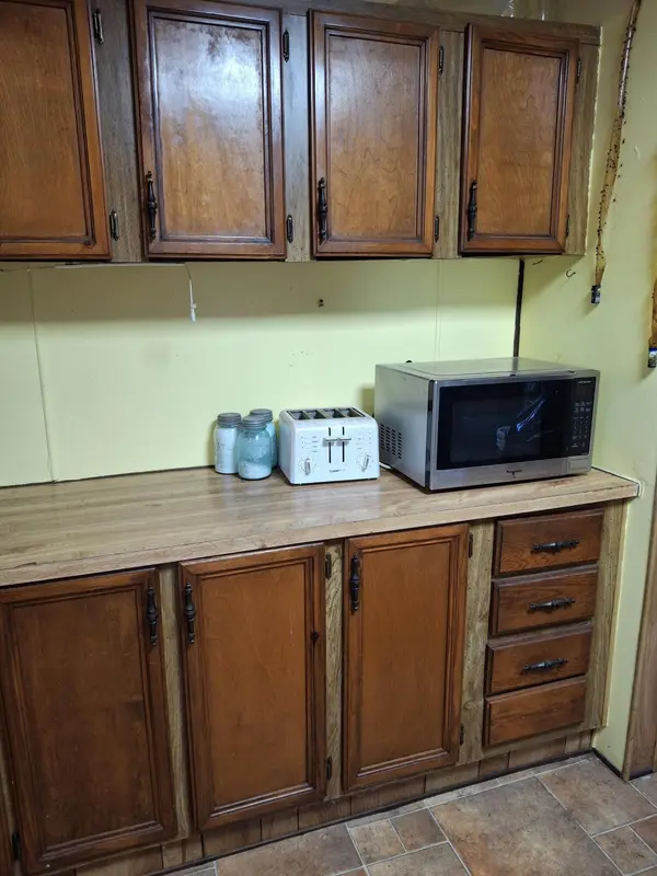 3695 S 47th RD, Humansville, MO 65674
