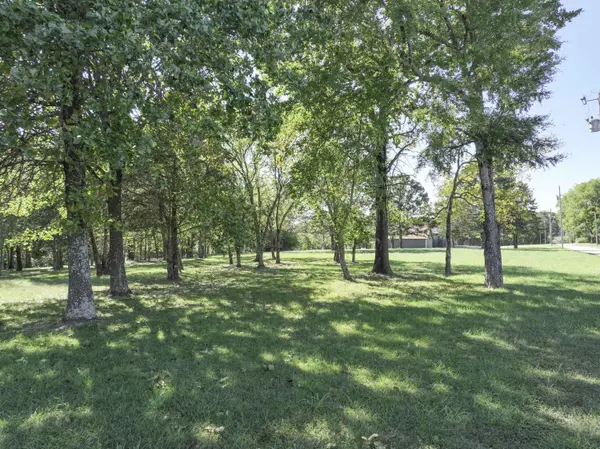 000 Navajo Hills RD, Shell Knob, MO 65747