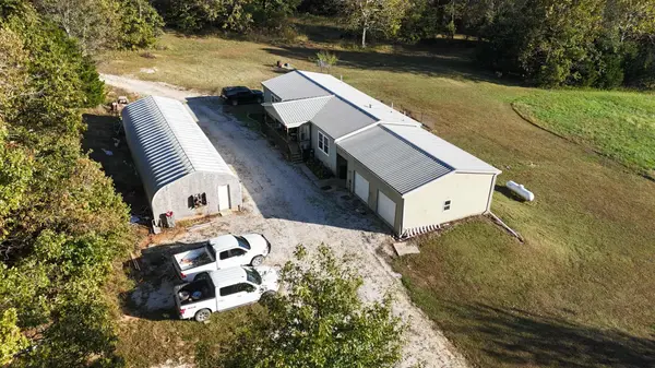 19180 E 920th RD, Humansville, MO 65674