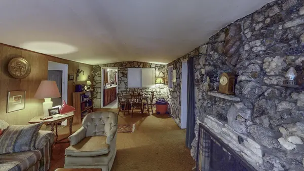 227 Cedar Point RD, Forsyth, MO 65653