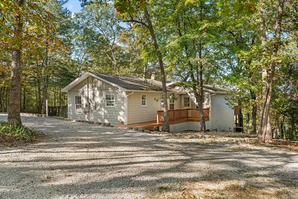 704 Iowa Colony RD, Hollister, MO 65672