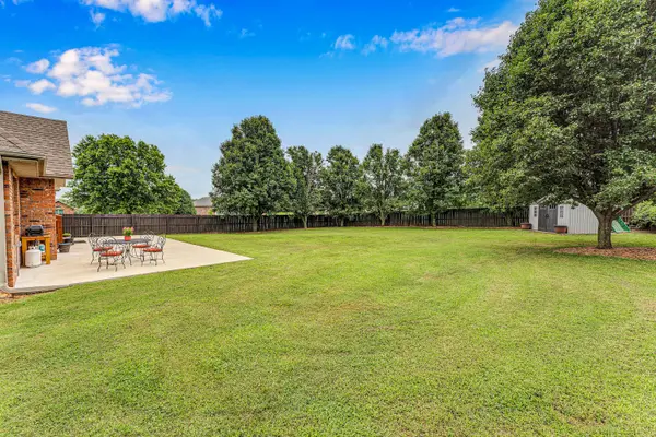 1910 W Meadow Lark LN, Aurora, MO 65605