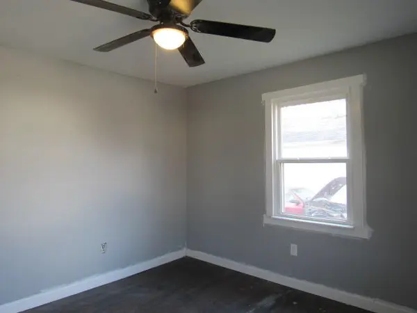 2114 E Cairo ST, Springfield, MO 65802