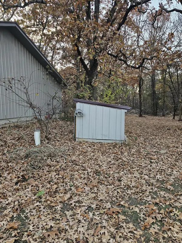 5009 S 142nd RD, Morrisville, MO 65710