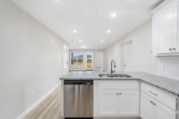 3016 N Vineyards TER #5, Branson, MO 65616