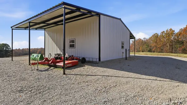 170 Ee HWY, Thayer, MO 65791