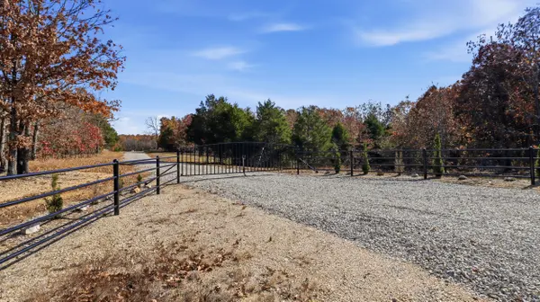 170 Ee HWY, Thayer, MO 65791