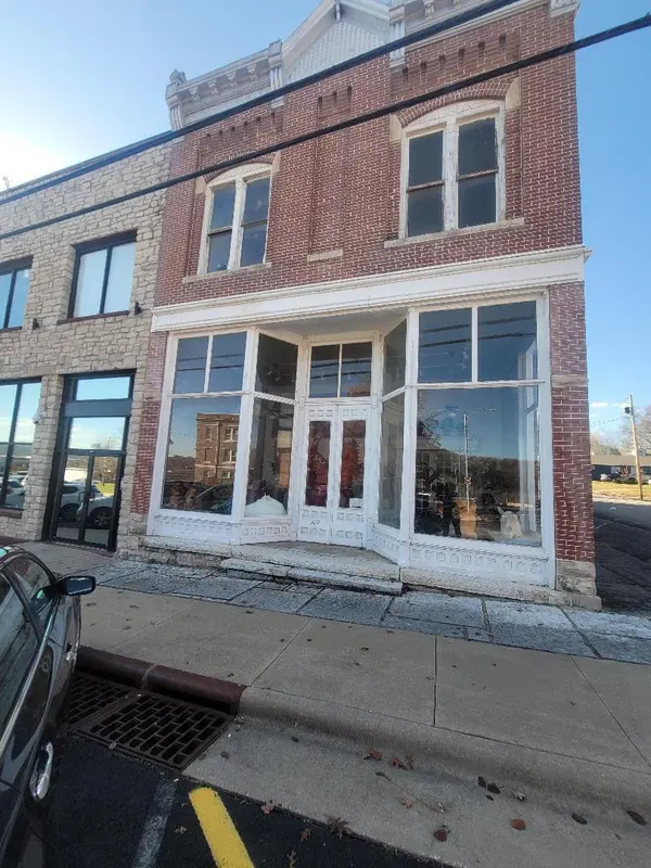 103 S Main ST, Galena, MO 65656