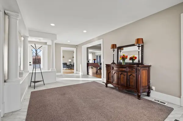 2049 S Brentwood BLVD, Springfield, MO 65804