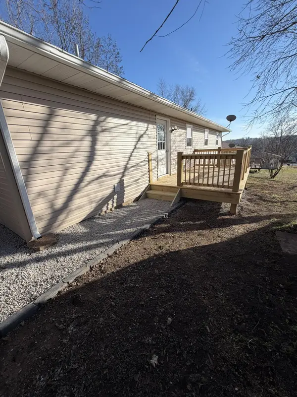 1207 Washington AVE, West Plains, MO 65775